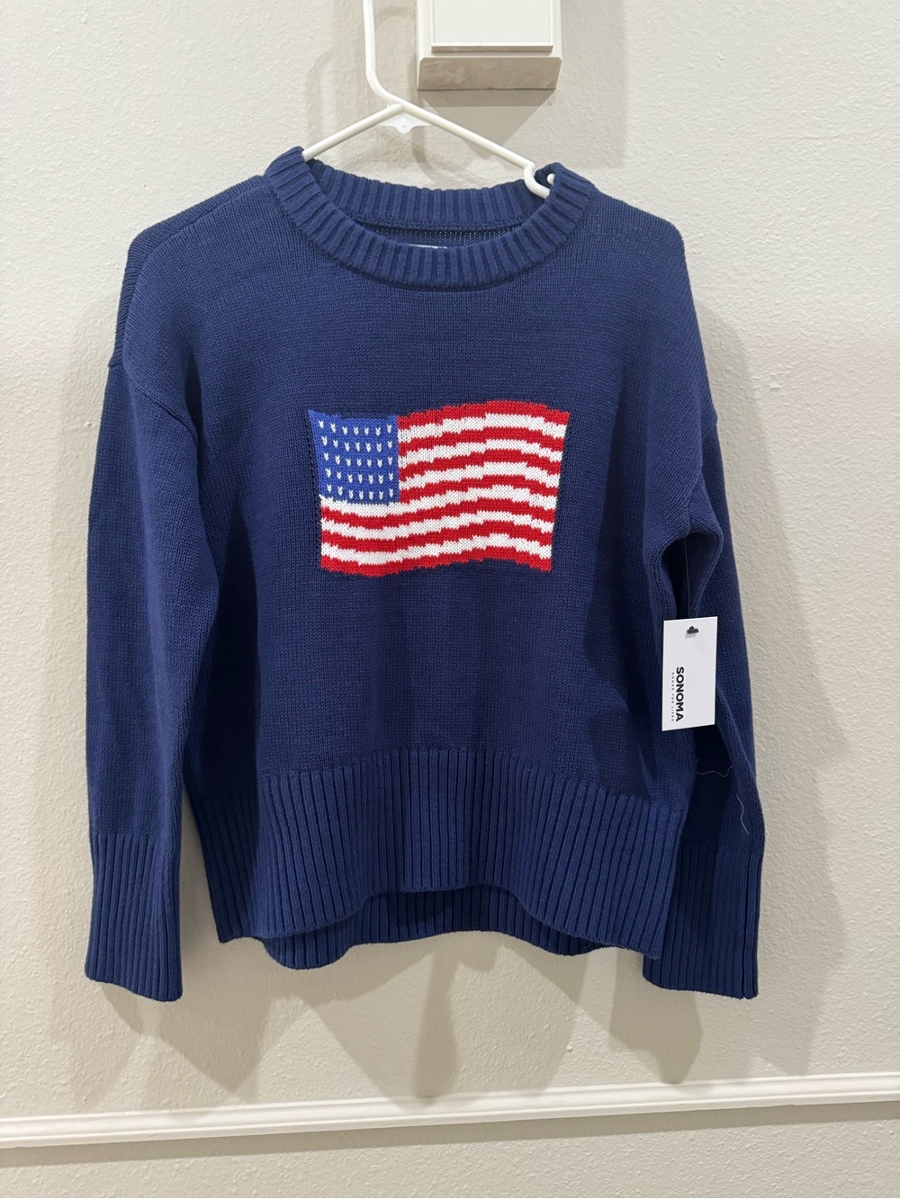 NWT Navy Flag Crewneck Sweater with American Flag size Small